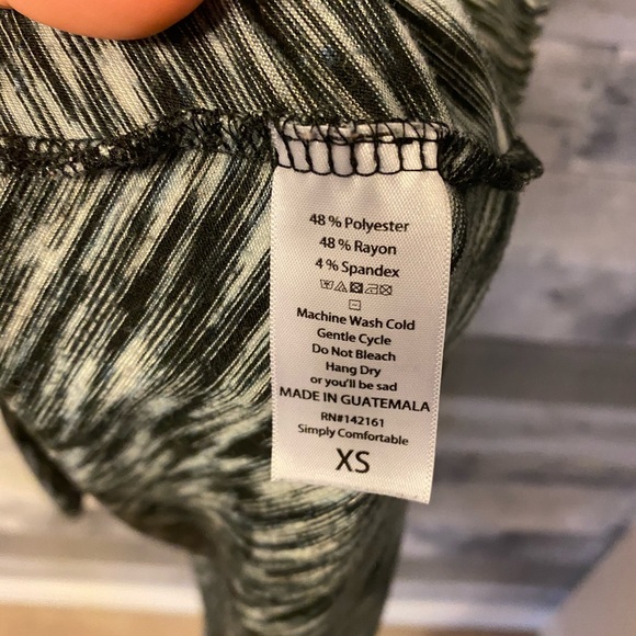 LuLaRoe Carly dress size XS - Picture 3 of 3